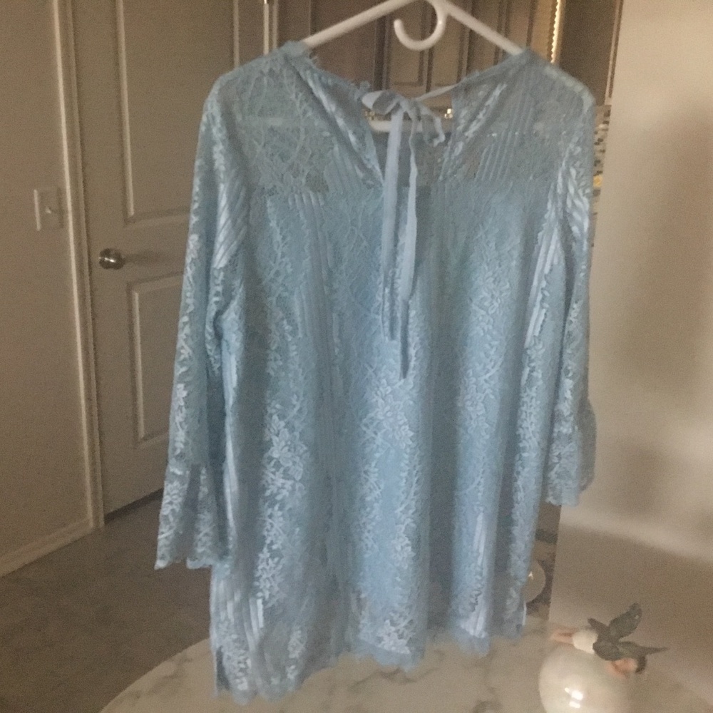 Top - Picture 2 of 2